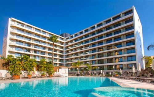 
									World Hotels